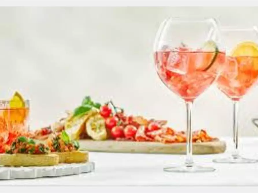 Immagine 1 di Bar / Ristorante in vendita  a Milano