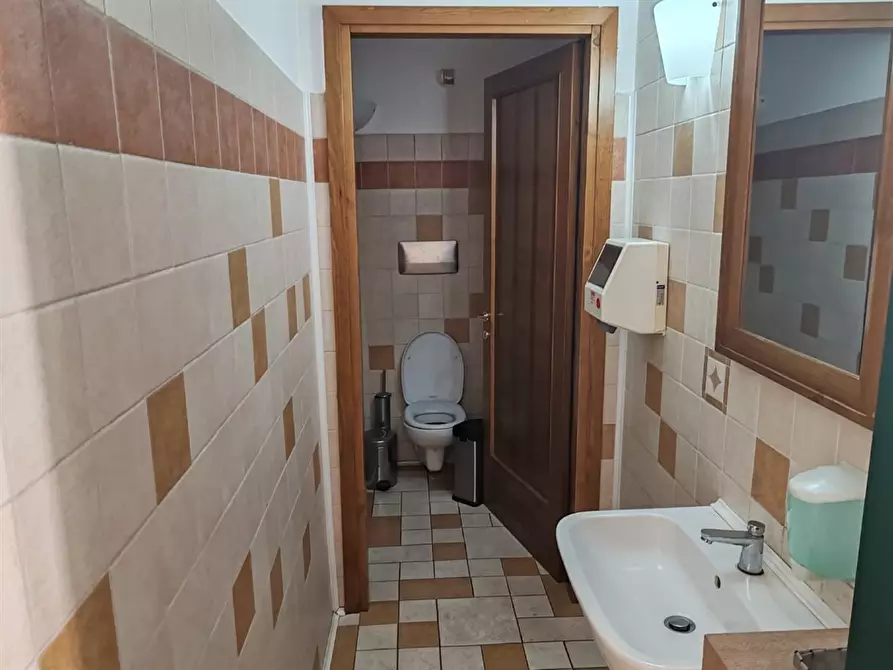 Immagine 3 di Pizzeria / Pub in vendita  a Milano