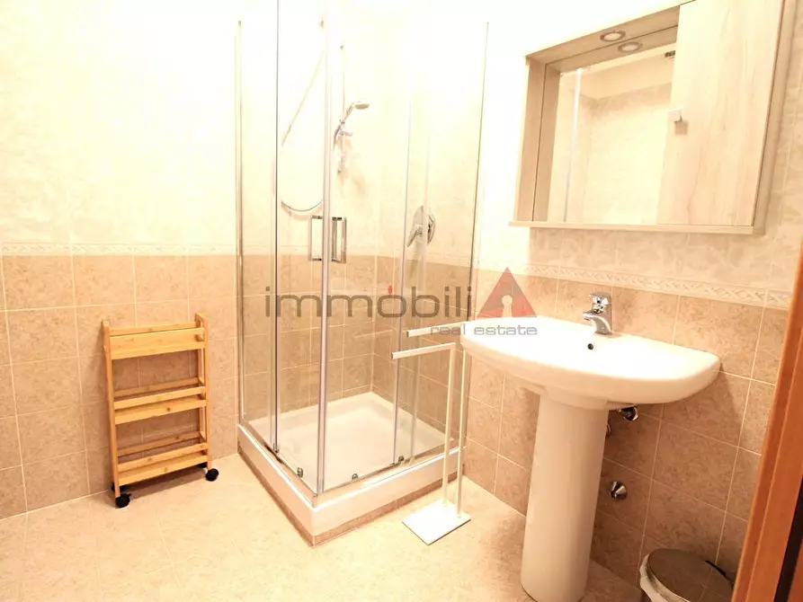 Immagine 2 di Appartamento in affitto  a Monza