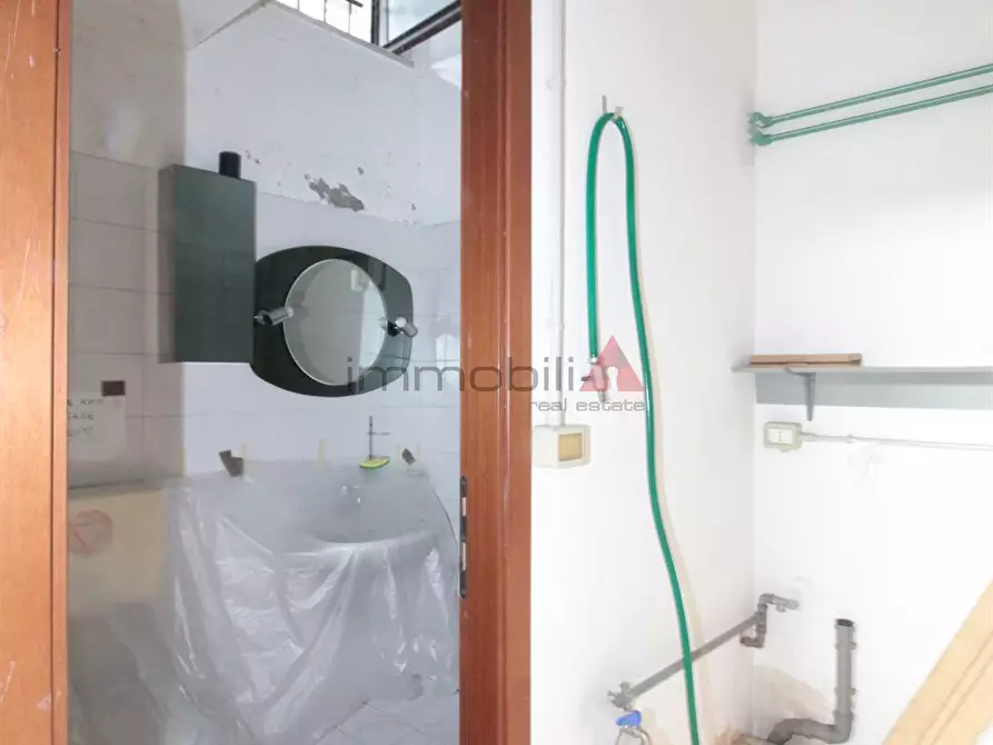 Immagine 2 di Laboratorio in vendita  a Cassina De' Pecchi