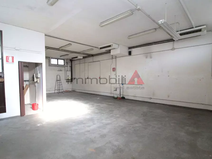 Immagine 1 di Laboratorio in vendita  a Cassina De' Pecchi