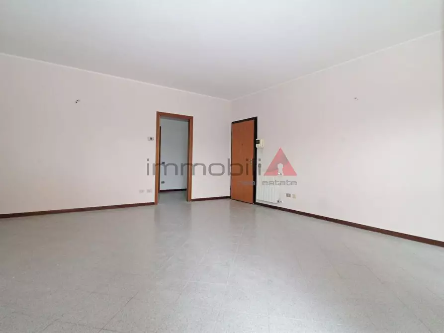 Immagine 4 di Appartamento in affitto  in via Monterosa a Carugate