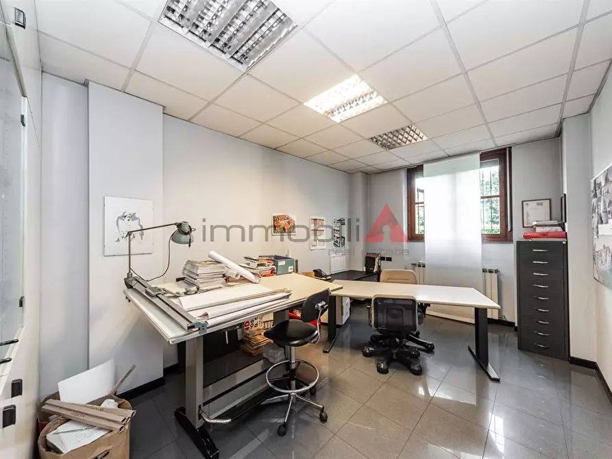 Immagine 6 di Negozio in vendita  a Brugherio