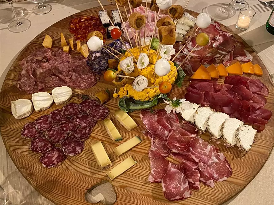 Immagine 2 di Tabaccheria in vendita  a Carate Brianza