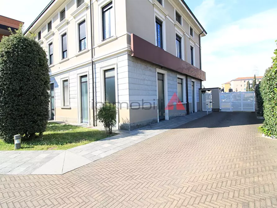 Immagine 1 di Ufficio in affitto  in viale Lombardia 266 a Brugherio