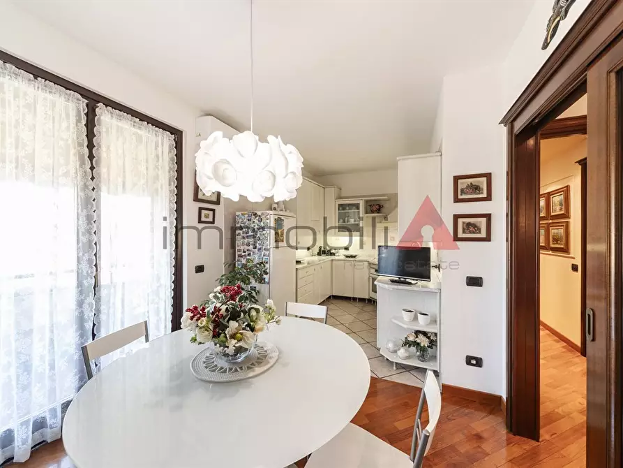 Immagine 1 di Attico in vendita  a Nova Milanese