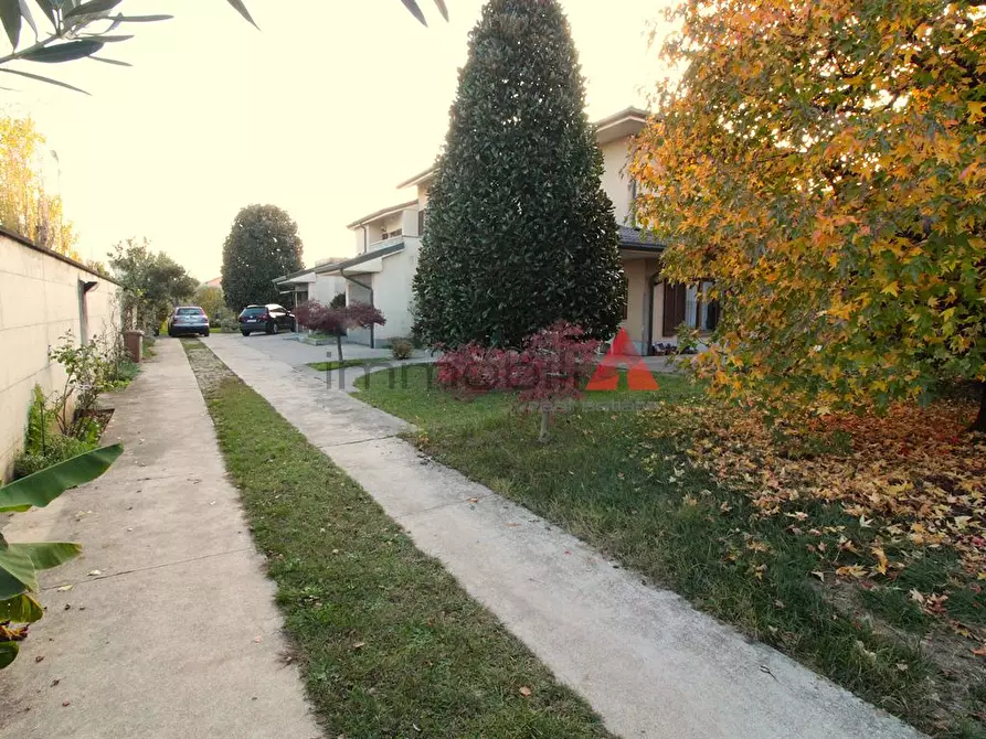 Immagine 6 di Villetta a schiera in vendita  a Carugate