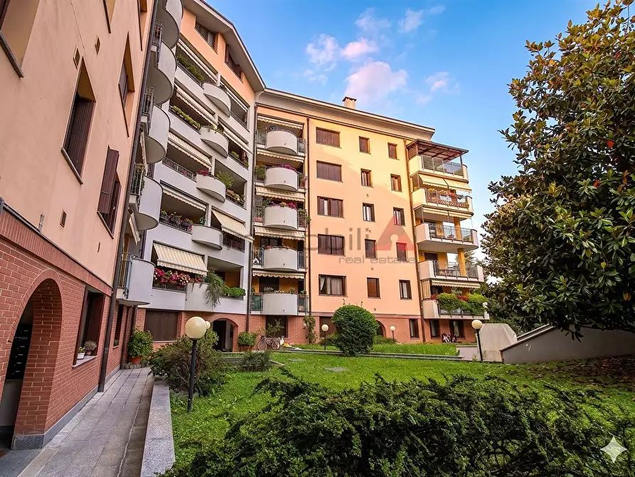 Immagine 9 di Appartamento in affitto  a Brugherio