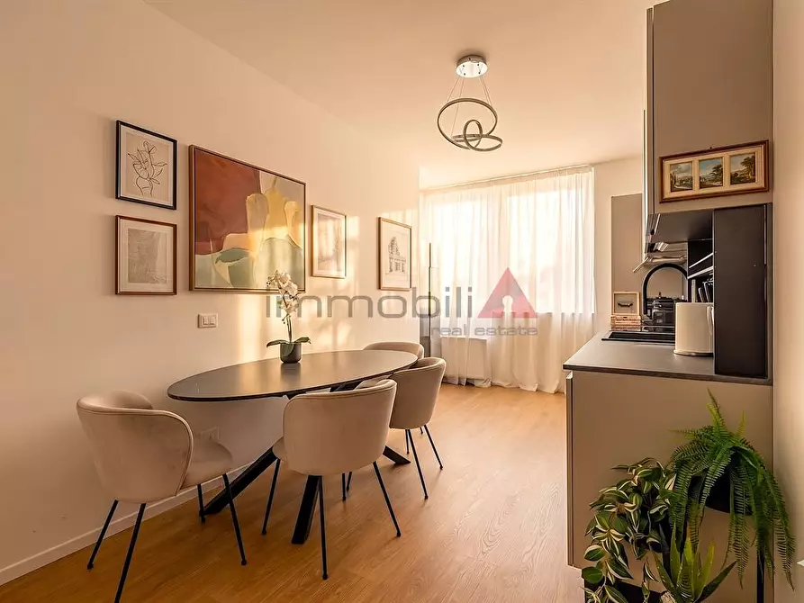 Immagine 1 di Appartamento in vendita  a Milano