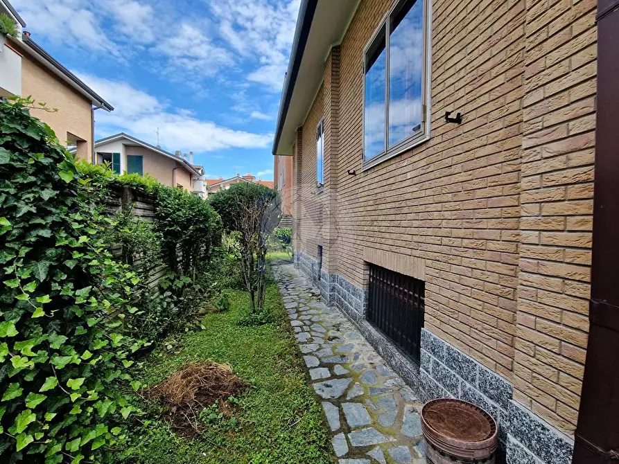 Immagine 1 di Villa in vendita  in Via Cilea 6 a Muggiò