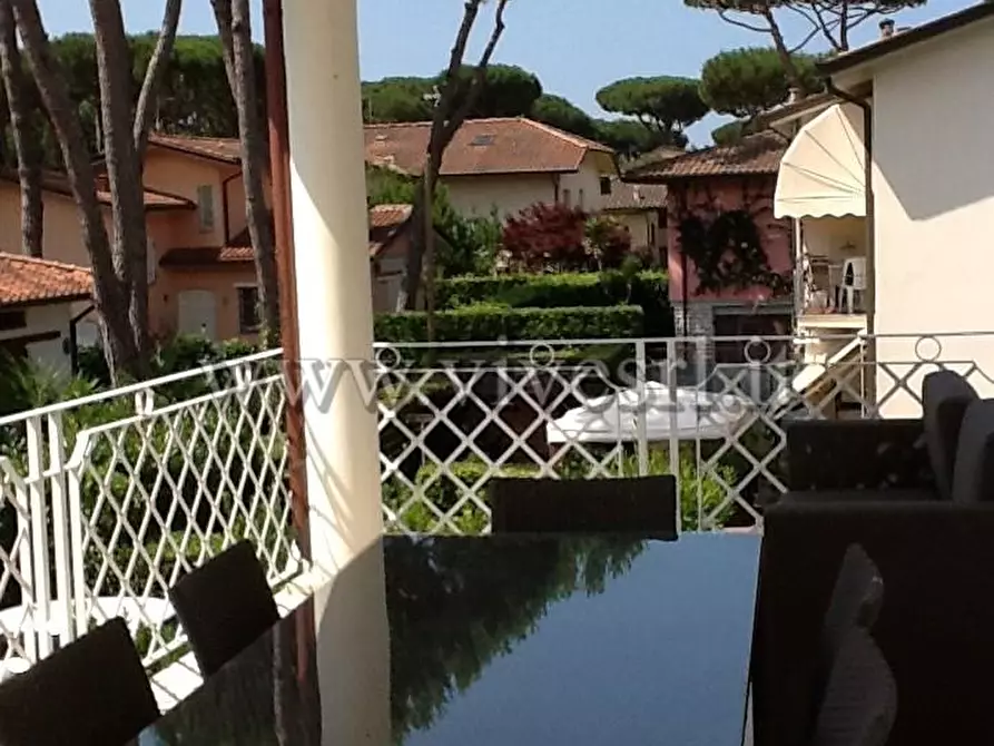 Immagine 8 di Villa in vendita  in Via Leonardo da Vinci a Pietrasanta