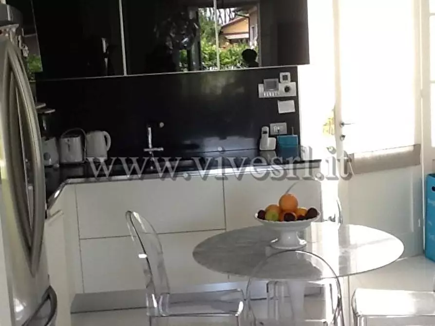 Immagine 6 di Villa in vendita  in Via Leonardo da Vinci a Pietrasanta