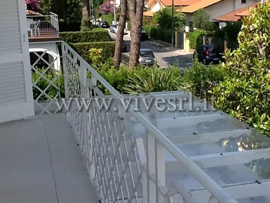 Immagine 8 di Villa in vendita  in Via Leonardo da Vinci a Pietrasanta