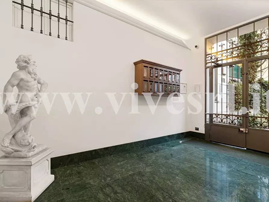 Immagine 3 di Appartamento in vendita  in Via De Amicis a Milano
