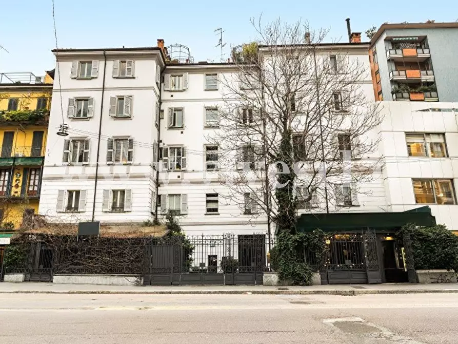 Immagine 2 di Appartamento in vendita  in Via De Amicis a Milano