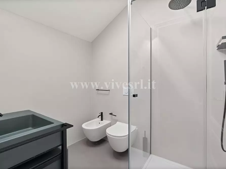 Immagine 4 di Villa in vendita  in via Carlo Poerio a Milano