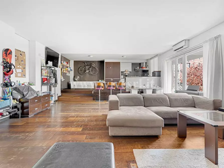 Immagine 3 di Palazzo in vendita  in Viale Monza a Milano