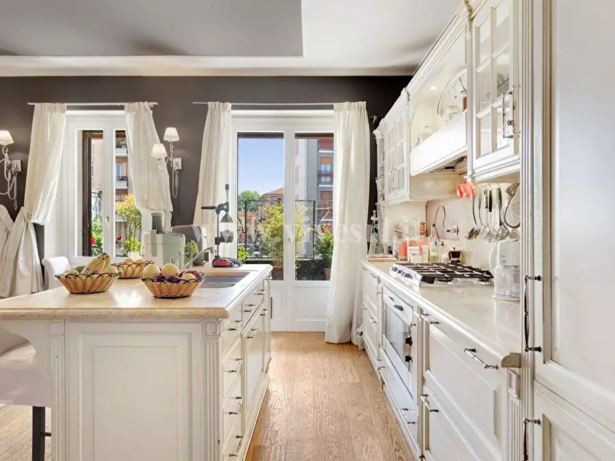 Immagine 6 di Palazzo in vendita  in Viale Monza a Milano