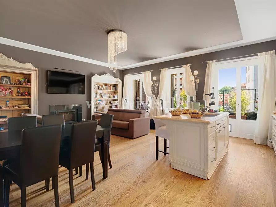 Immagine 5 di Palazzo in vendita  in Viale Monza a Milano