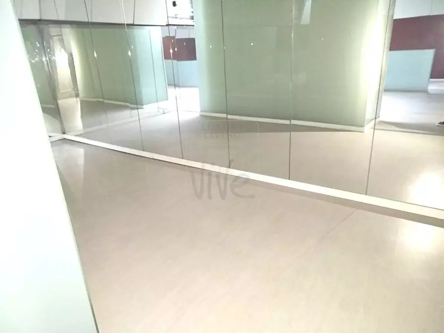 Immagine 2 di Negozio in affitto  in Corso di Porta Vittoria a Milano