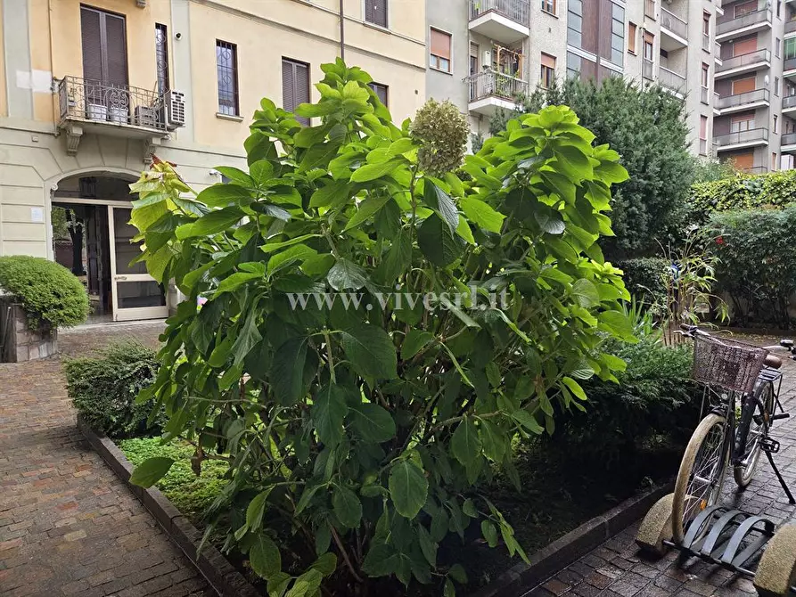 Immagine 1 di Appartamento in vendita  in Viale Cirene a Milano