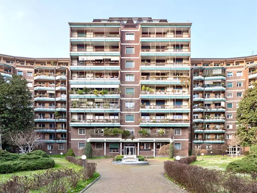 Immagine 4 di Appartamento in vendita  in Via Giancarlo  Sismondi 9 a Milano