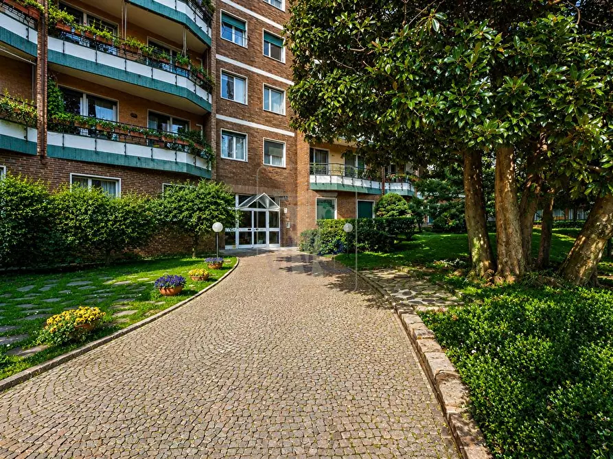 Immagine 3 di Appartamento in vendita  in Via Giancarlo  Sismondi a Milano