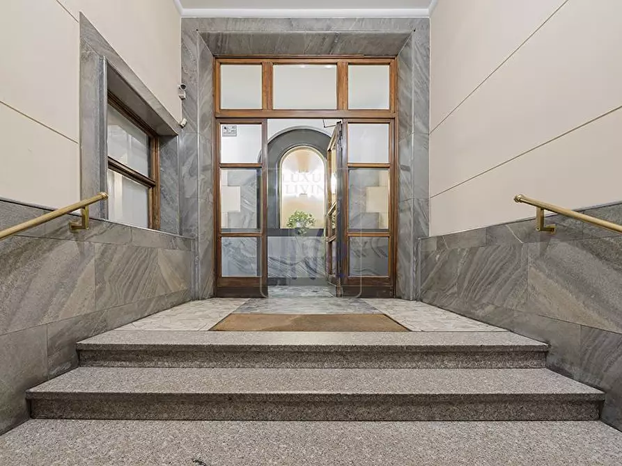 Immagine 2 di Appartamento in vendita  in via Domodossola a Milano
