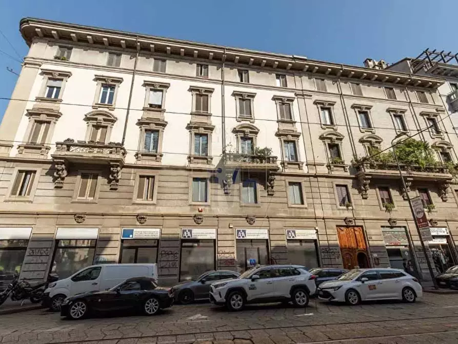 Immagine 5 di Appartamento in vendita  in Via Luigi Settembrini a Milano