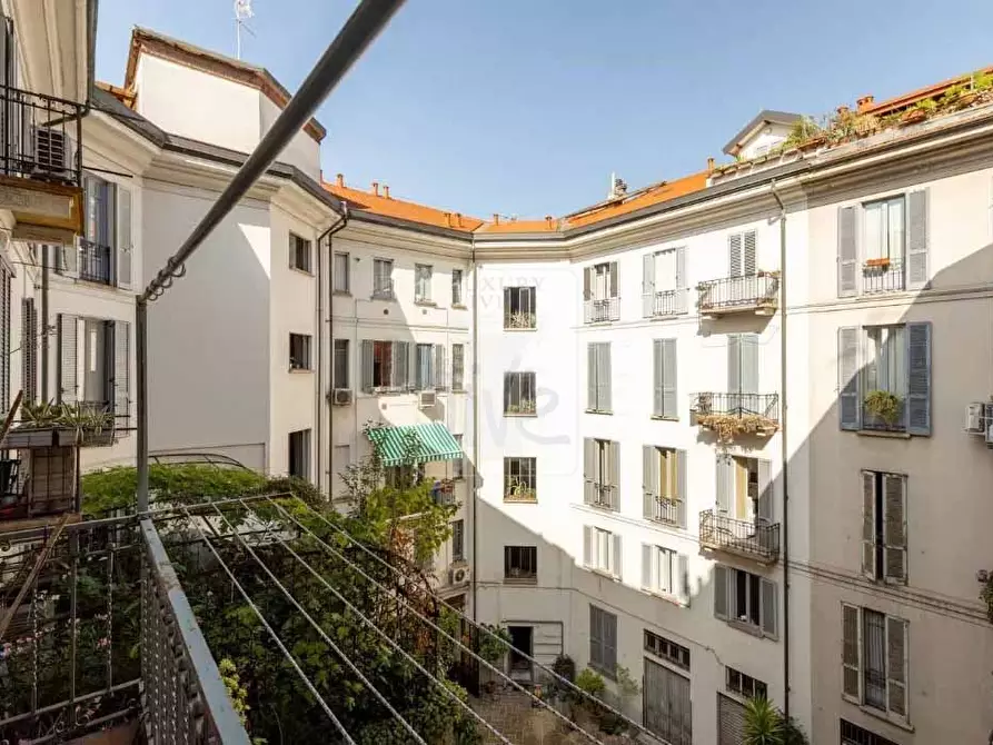 Immagine 3 di Appartamento in vendita  in Via Luigi Settembrini a Milano