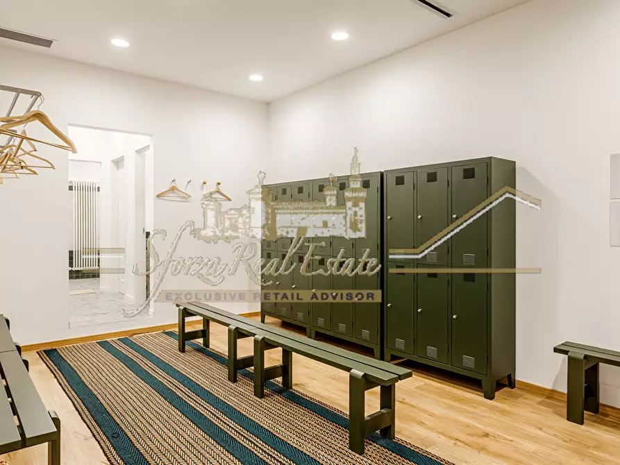 Immagine 3 di Locale commerciale in vendita  in Viale Monte Nero a Milano