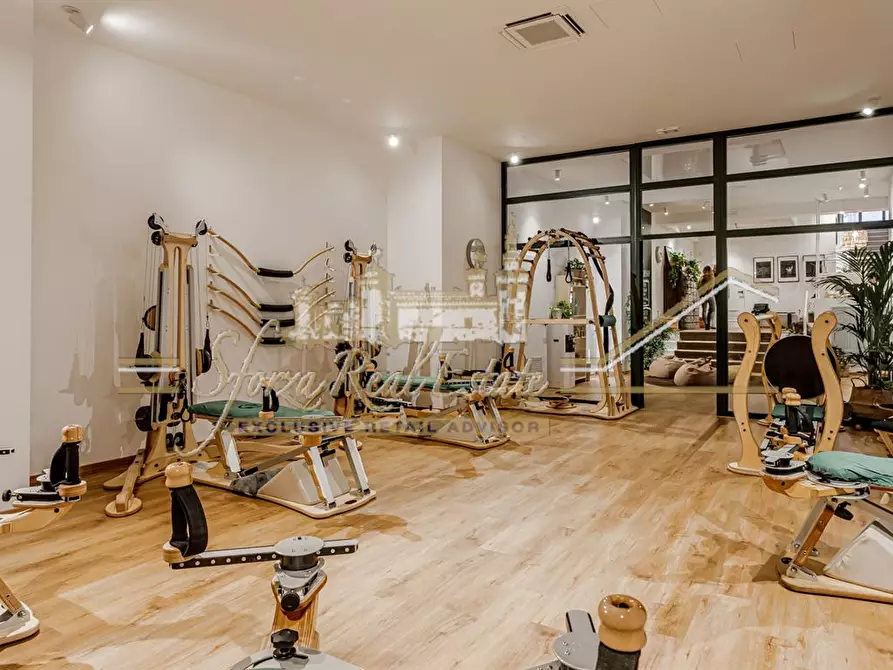 Immagine 2 di Locale commerciale in vendita  in Viale Monte Nero a Milano