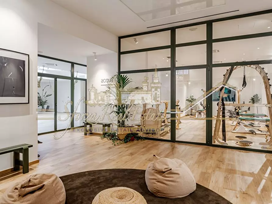 Immagine 7 di Locale commerciale in vendita  in Viale Monte Nero a Milano