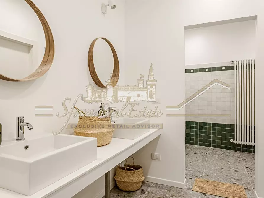 Immagine 4 di Locale commerciale in vendita  in Viale Monte Nero a Milano