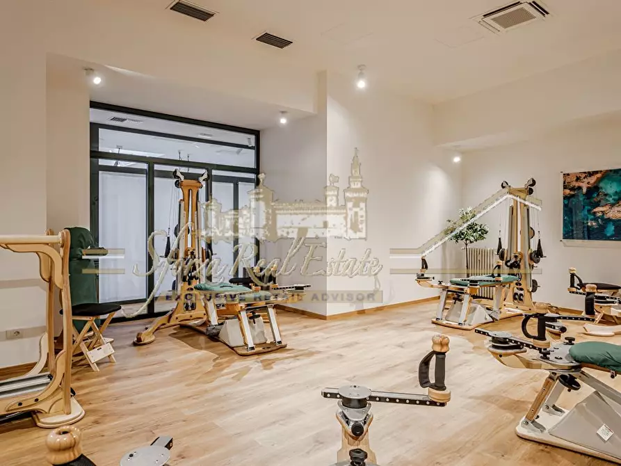 Immagine 1 di Locale commerciale in vendita  in Viale Monte Nero a Milano