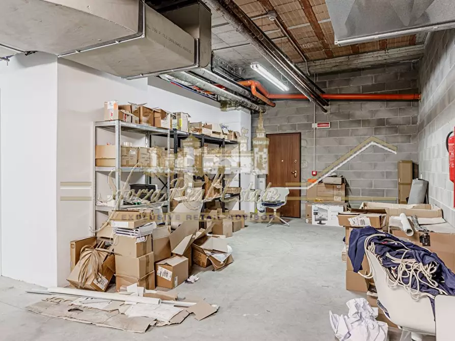 Immagine 8 di Locale commerciale in vendita  in Viale Monte Nero a Milano