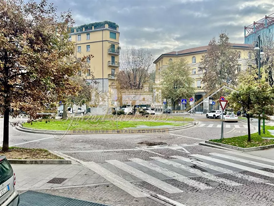 Immagine 6 di Appartamento in vendita  in Piazza  Andrea Ferrari a Milano