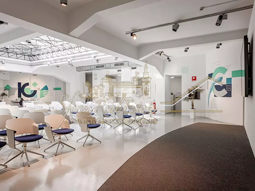 Immagine 2 di Locale commerciale in vendita  in Viale Monte Nero a Milano