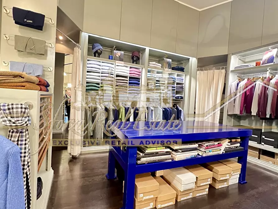 Immagine 1 di Negozio in affitto  in Piazza Tommaseo a Milano