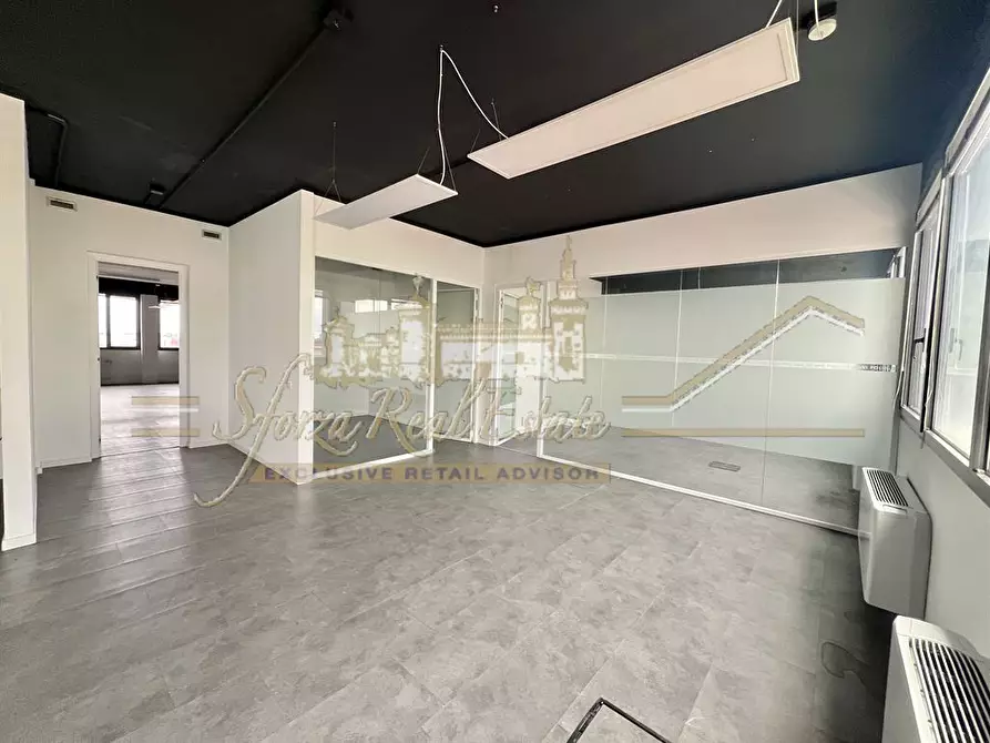 Immagine 3 di Ufficio in affitto  in Via Durando a Milano