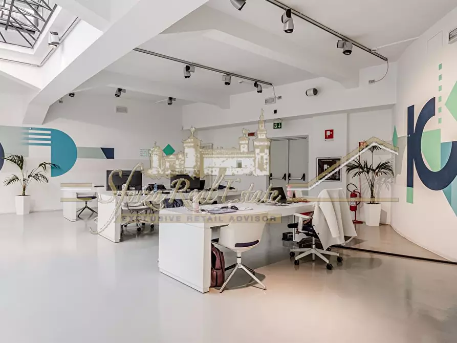 Immagine 5 di Locale commerciale in vendita  in Viale Monte Nero a Milano