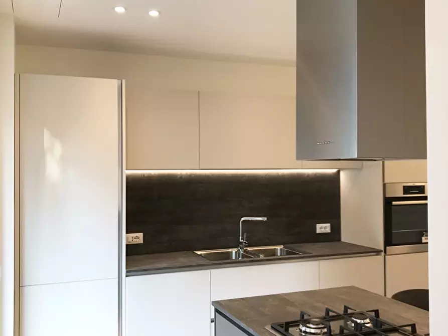 Immagine 5 di Appartamento in affitto  in Via Alcuino 7 a Milano