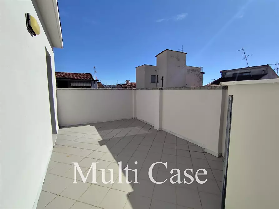 Immagine 1 di Attico in vendita  in Via Leonardo da Vinci 166 a Viareggio