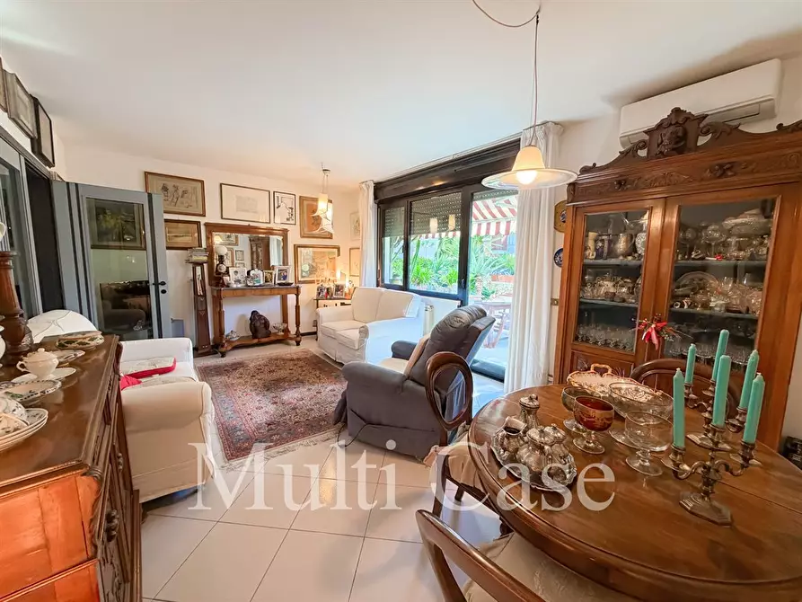 Immagine 4 di Villa in vendita  in Via S. Giovanni Bosco 172 a Viareggio