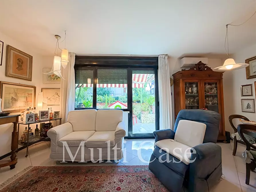 Immagine 3 di Villa in vendita  in Via S. Giovanni Bosco 172 a Viareggio