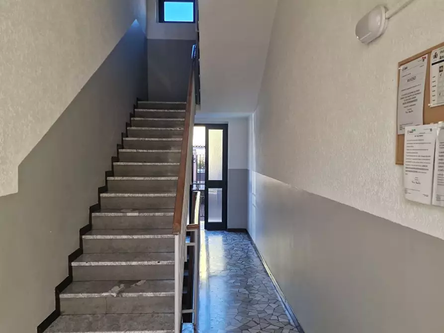 Immagine 1 di Negozio in vendita  a Arcore