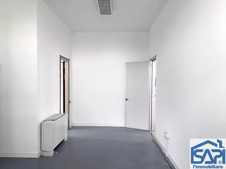 Immagine 2 di Ufficio in affitto  a Milano