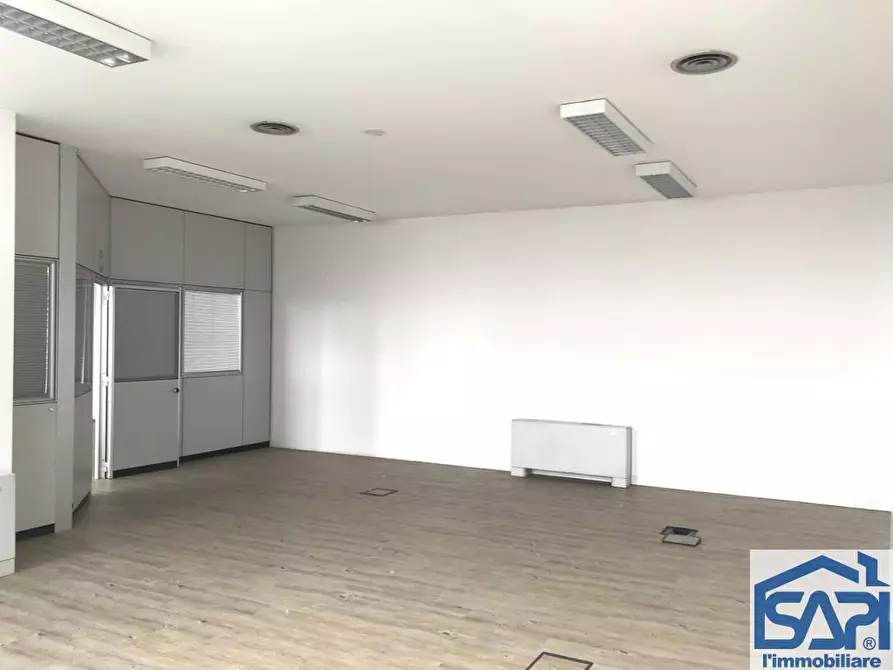 Immagine 9 di Ufficio in affitto  a Milano