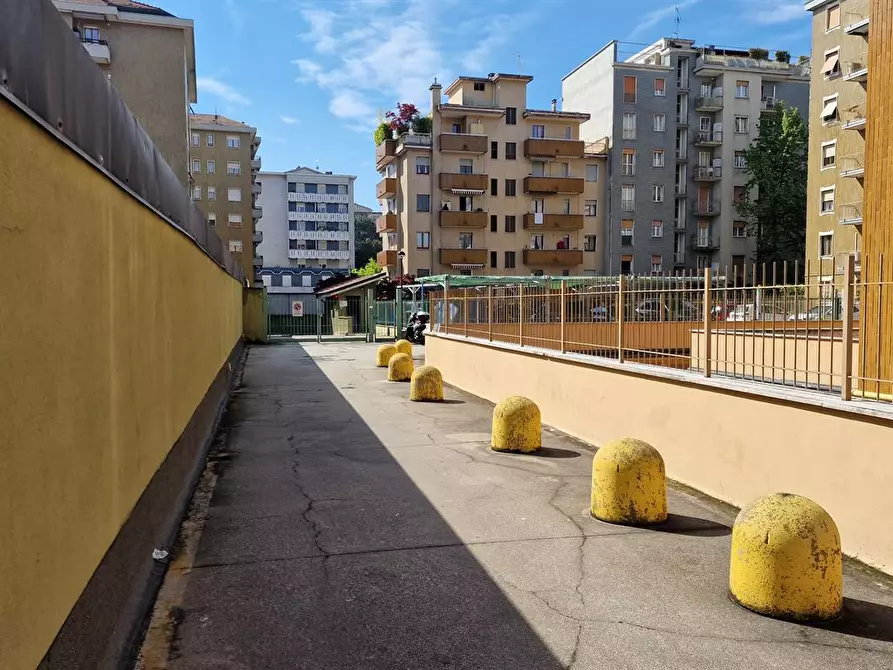 Immagine 7 di Box auto in vendita  in via aldo villa a Bresso