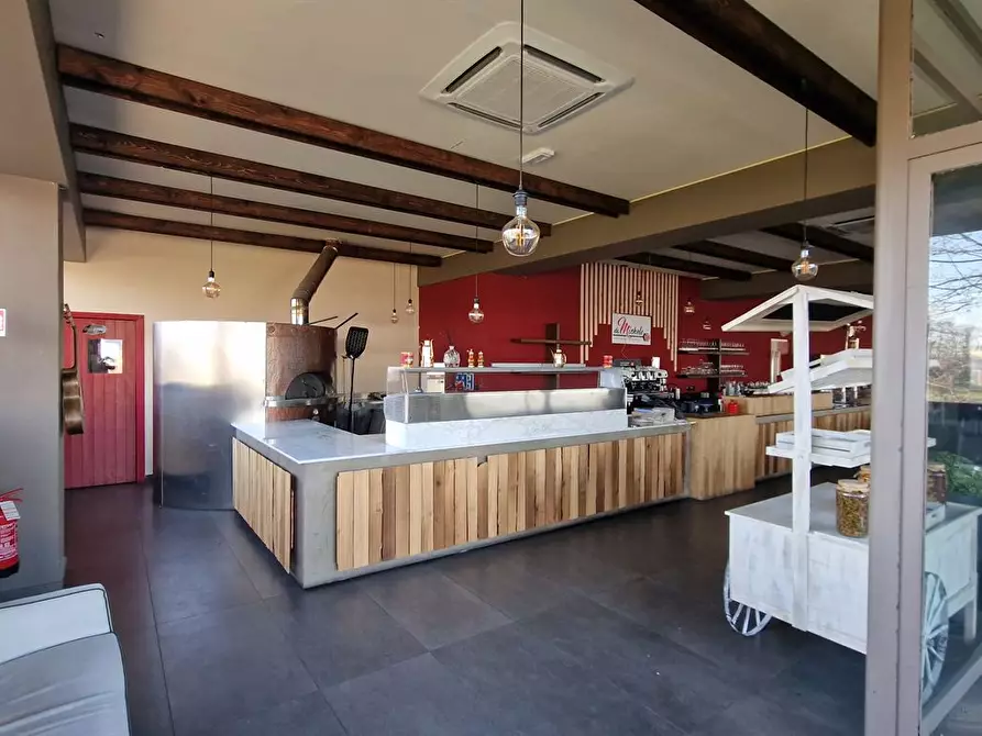 Immagine 1 di Bar / Ristorante in vendita  a Cambiago